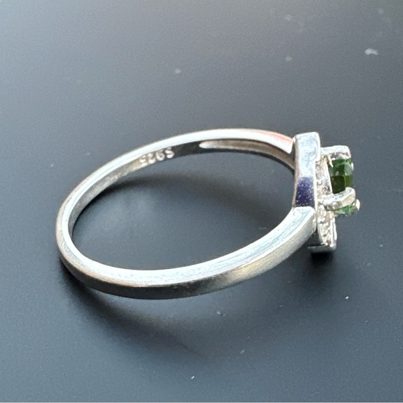 Natural Blue Tourmaline 925 Silver Ladies Ring - Picture 11 of 16